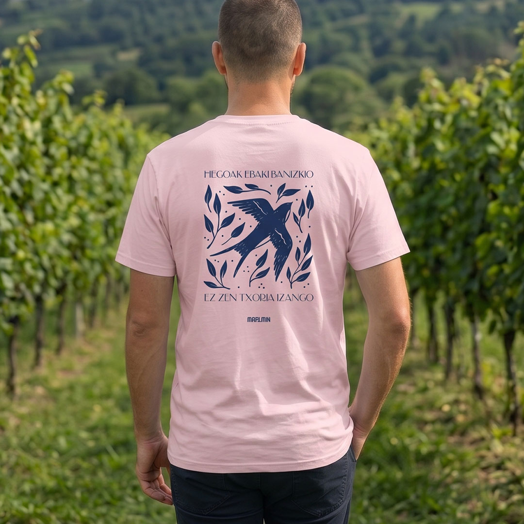 Camiseta de unisex “Hegoak ebaki banizkio” - Imagen 4