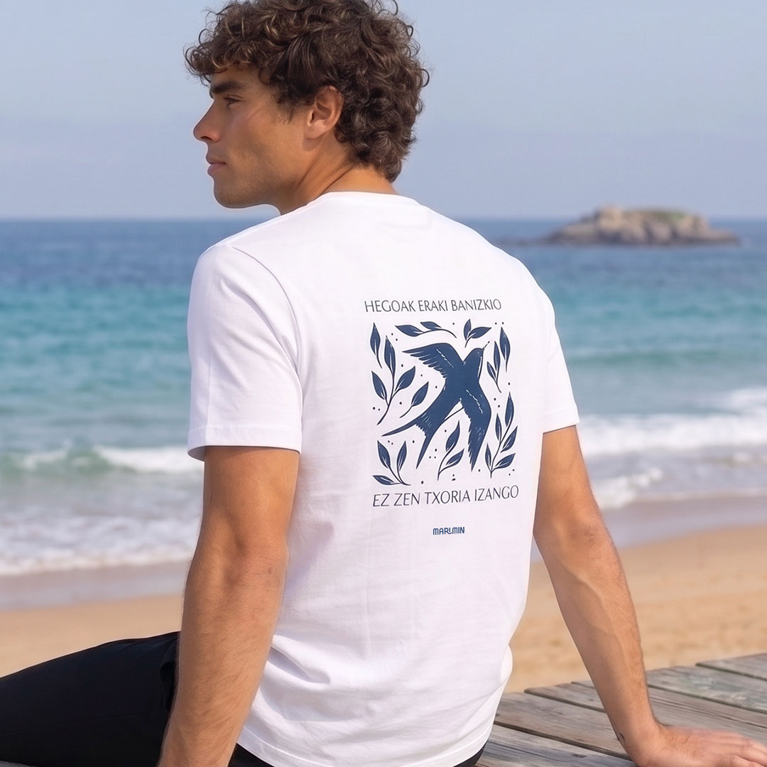 Camiseta de unisex “Hegoak ebaki banizkio”